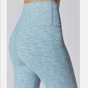 Carbon38 Printed Ribbed 7/8 Leopard Legging Light Blue
